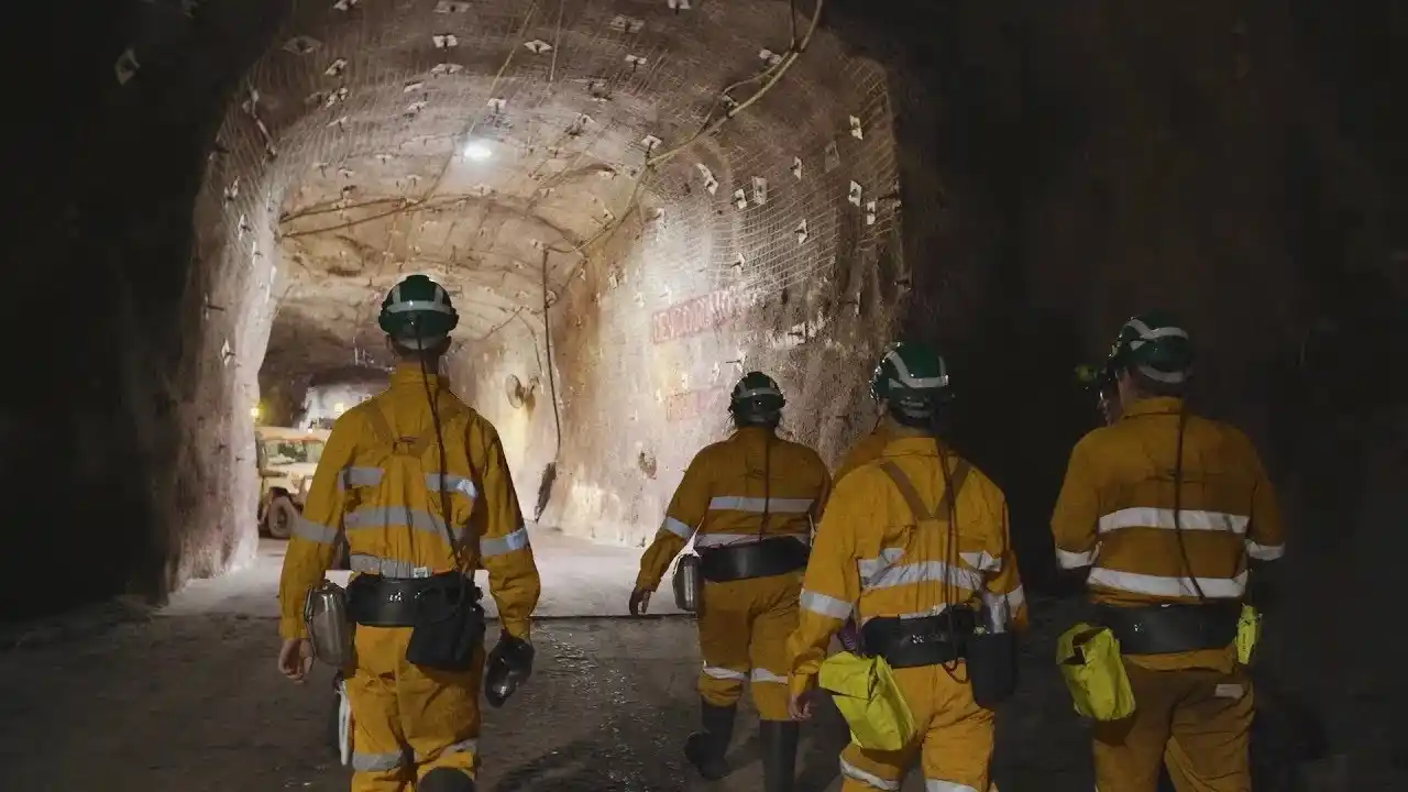 Underground Mining, SSC works mining vehicles repair and maintanance