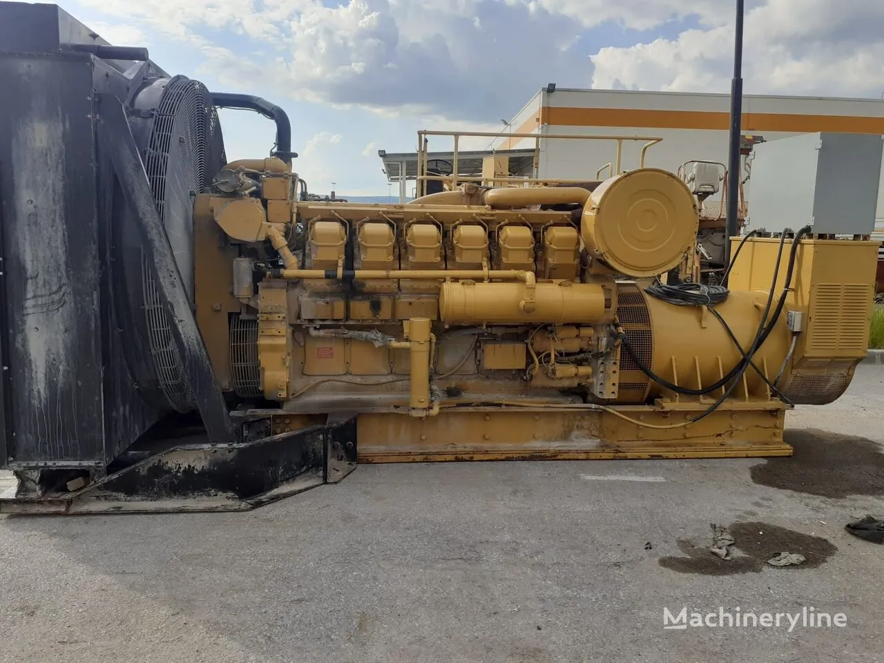 Genset caterpillar Engine adalah FInal Drive shaft precise machine crankshaft Maintenance is engine block is adalah Perbaikan Alat berat SSC Works Maintenance adalah